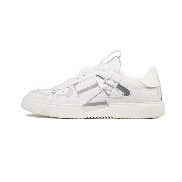 One stud leather sneakers