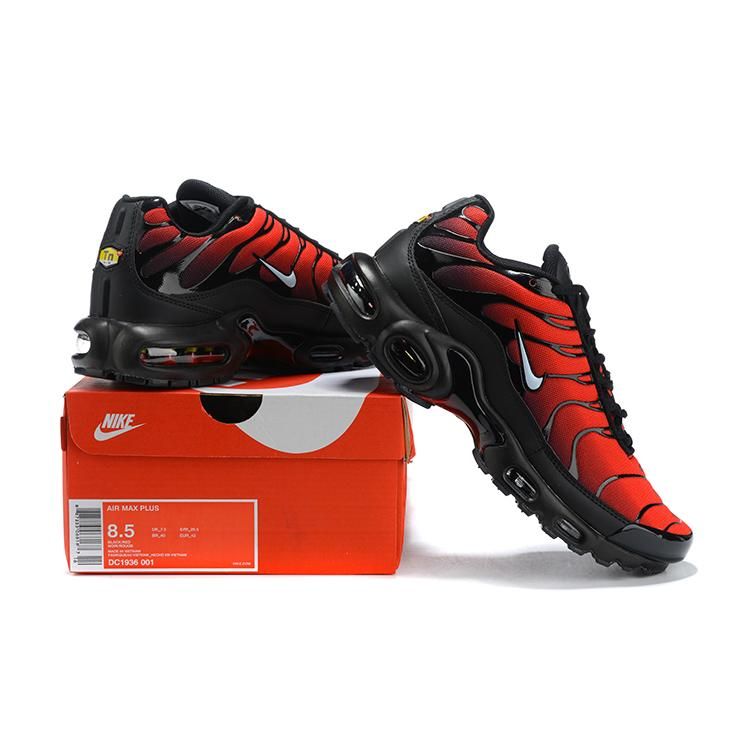 AIR MAX PLUS TN ‘DEADPOOL’