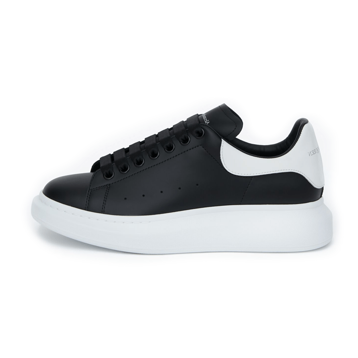 OVERSIZED WHITE BLACK